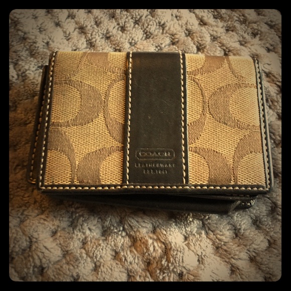 Coach Handbags - Coach Brown Leatherware Expandable Wallet